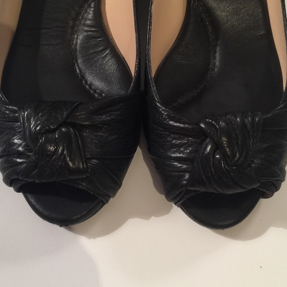 Johnston Murphy black leather peep toe wedge shoe - Picture 3 of 7